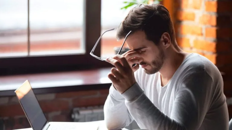 Comprendre et traiter la presbytie : les solutions d’Optique Pierrefeu